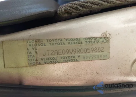 1994 Toyota Corolla Dx z USA, uszkodzony, nr VIN JT2AE09V9R0059882